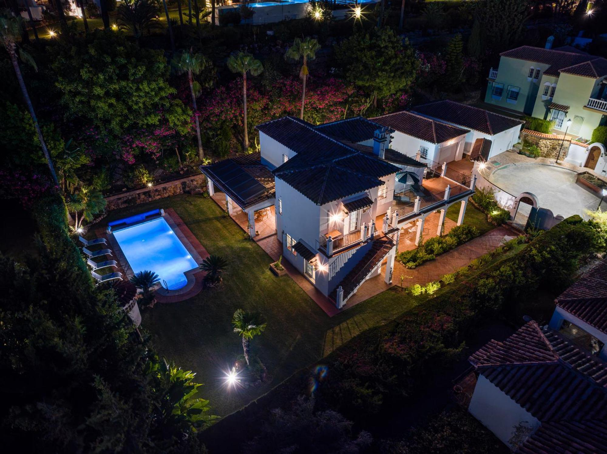 Vacation I Faldo, Golf Valley, Private Pool, 24h Security, 10 Min From The Marina * Marbellac